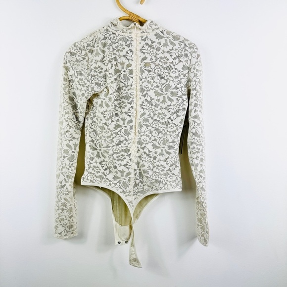 Aritzia Babaton lace mock neck bodysuit NWT - Picture 3 of 14